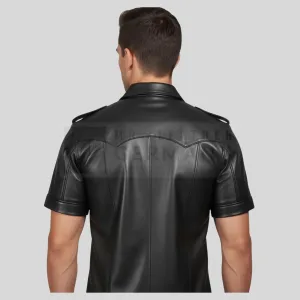 epaulette and chest pocket detail