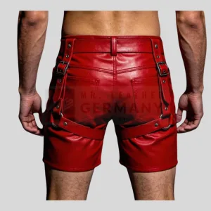 leg straps and rings leather shorts detail