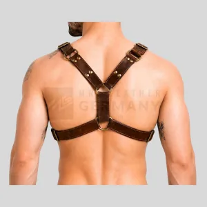 adjustable leather harness detail