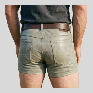 5‑pocket leather shorts detail